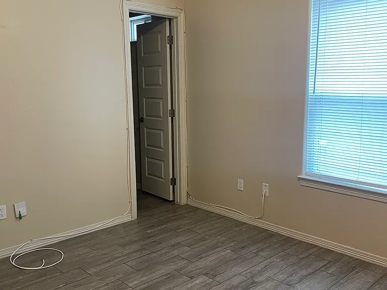 501 Carlisle Ave — Photo 4
