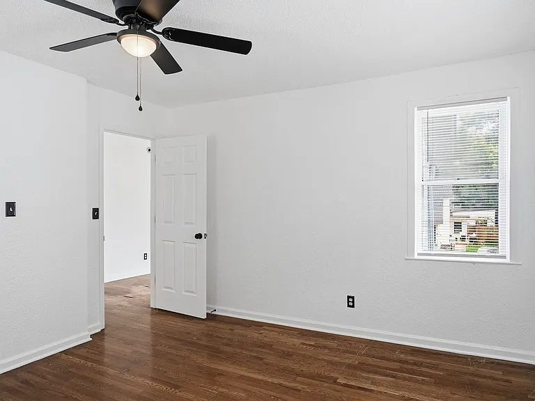 220 Brooklyn Ave — Photo 16