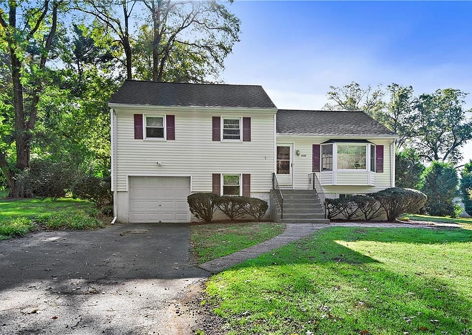 1st image of 3868 Eleanor Dr
