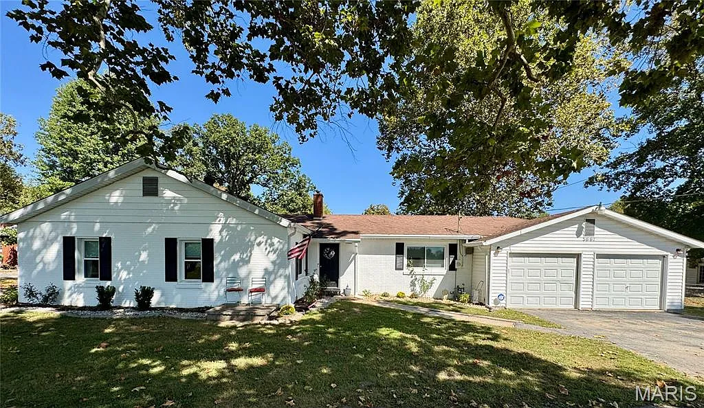 5667 Humbert Rd photo 1