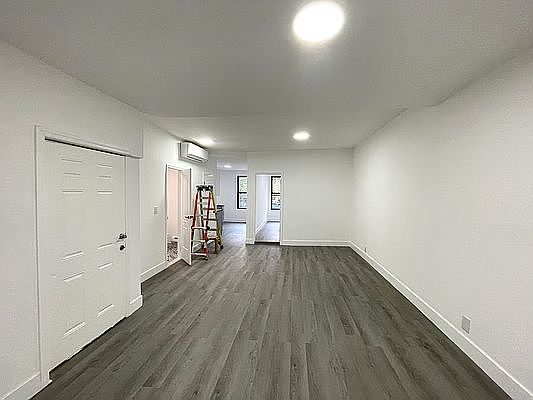 2nd image of 898 Rogers Ave APT 2
