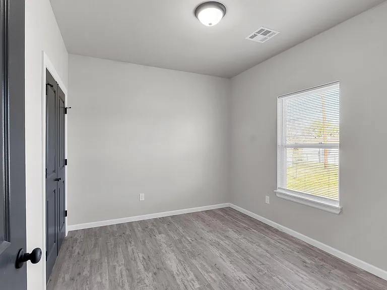 324 Vinnedge Ave — Photo 12