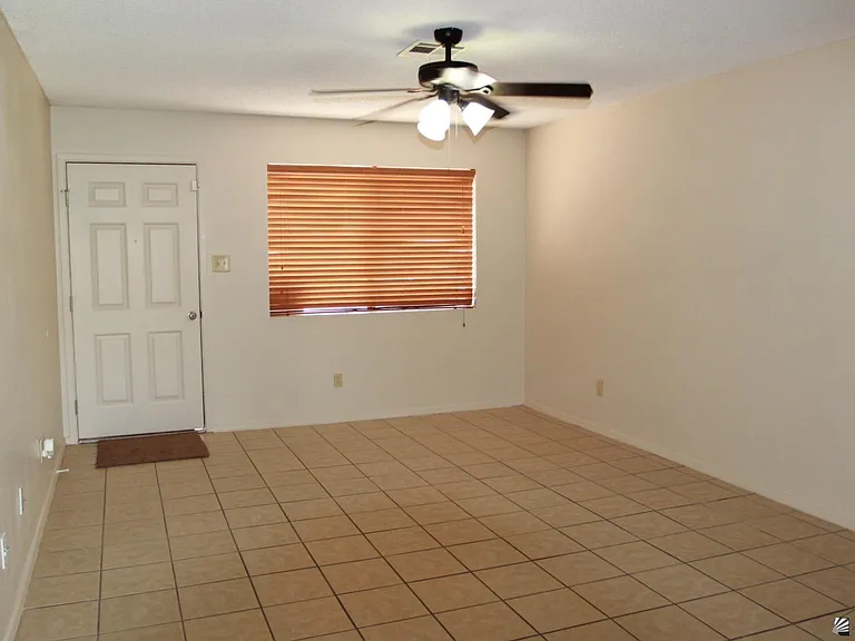 4563 W 18th Ln — Photo 5
