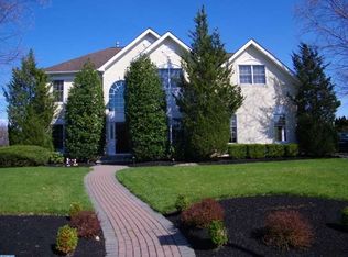 44 Pickering Dr, Robbinsville, NJ 08691