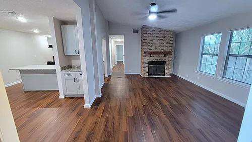 9 Carol Ct #B Photo 1