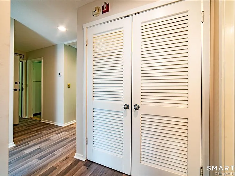 140 Woodvale Dr #E — Photo 4