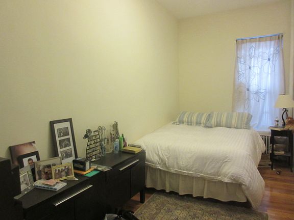 5th image of 107 W 68th St APT 3C