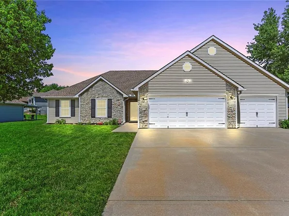 404 Meadowbrook Dr, Kearney, MO 64060