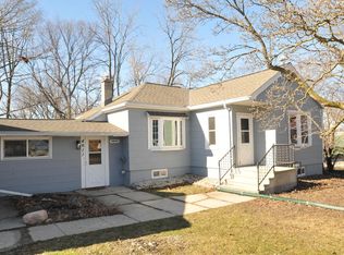 4611 S 51st St, Greenfield, WI 53220