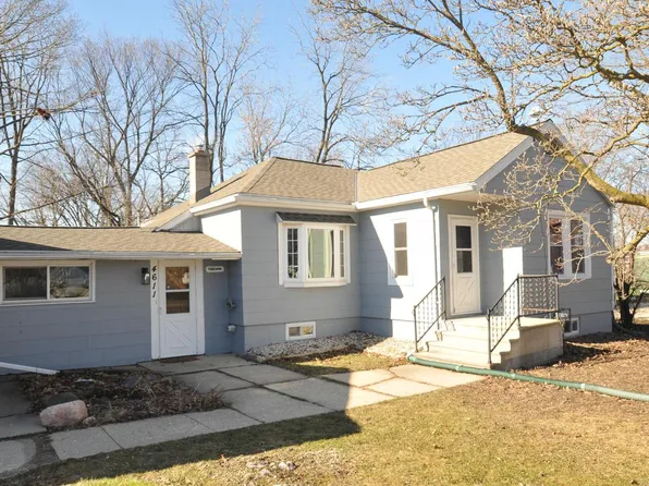 4611 South 51st STREET, Greenfield, WI 53220