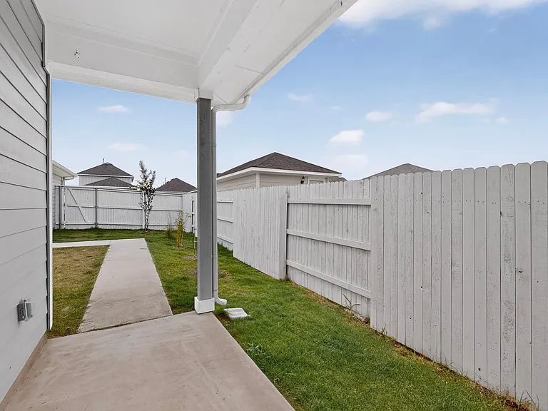 116 Appleberry Ln — Photo 31