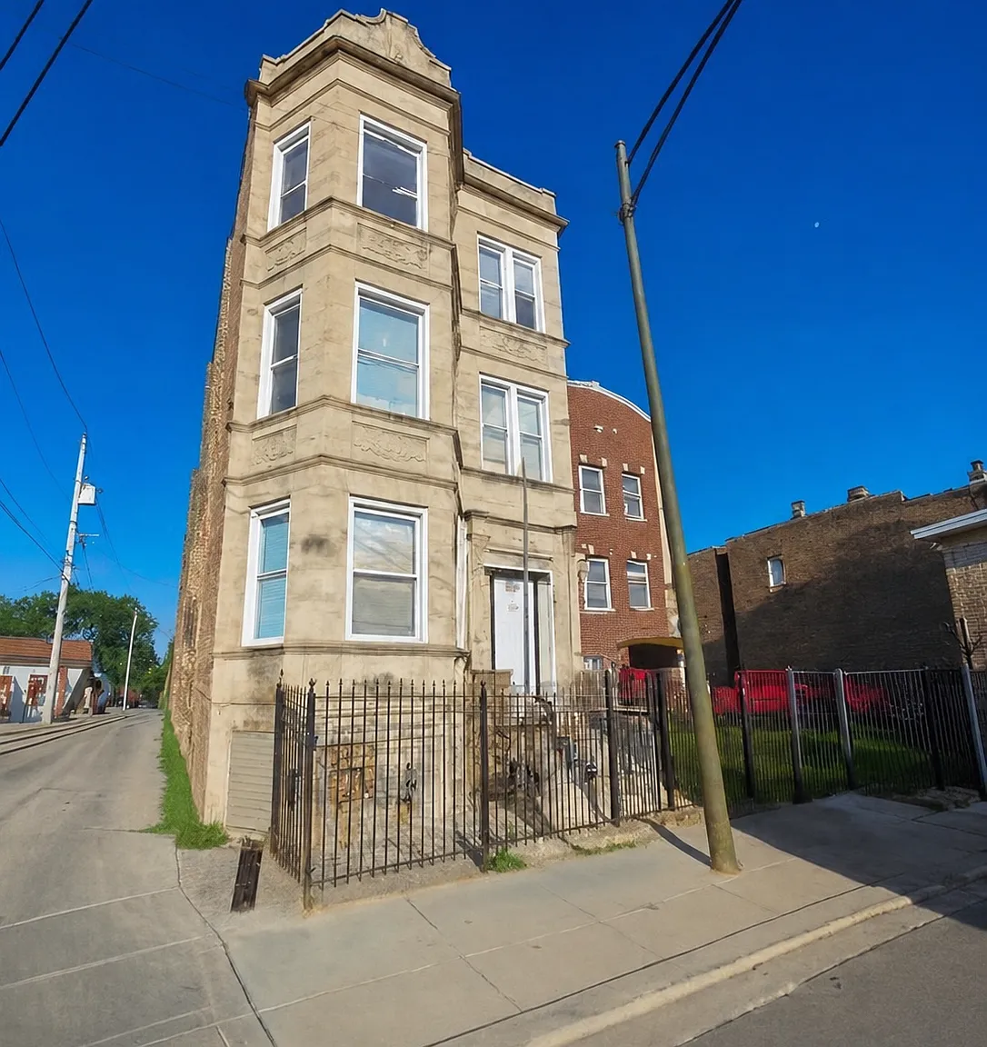 2 bed, 1.0 bath, 850 sqft, $1,650 — Photo 2