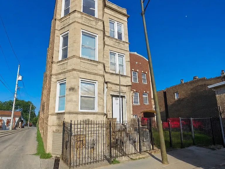 1215 S Homan Ave #3M — Photo 2