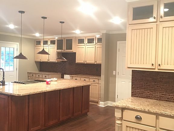 3rd image of 229 Brookwood Dr