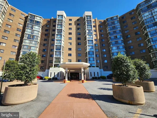 15100 Interlachen Dr #4-701, Silver Spring, MD 20906