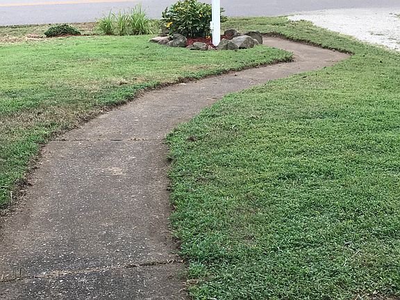 Sidewalk-house to mailbox