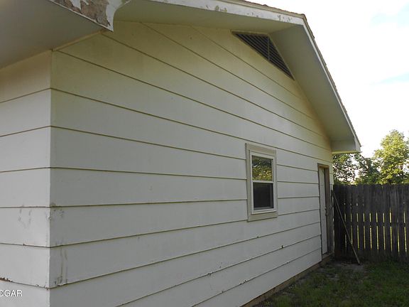 2nd image of 511 Sunset Cir