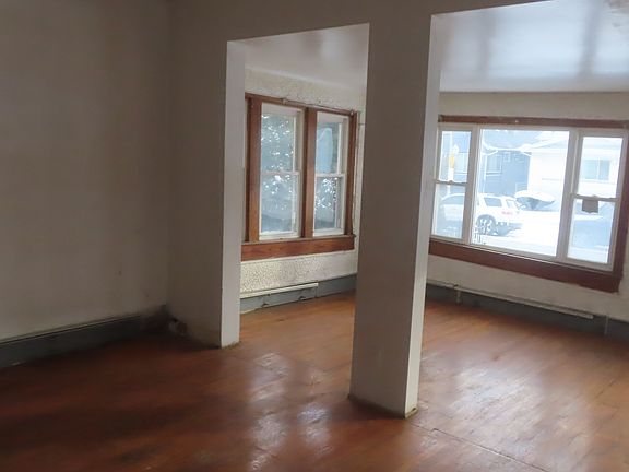 2nd image of 1000 N Lockwood Ave