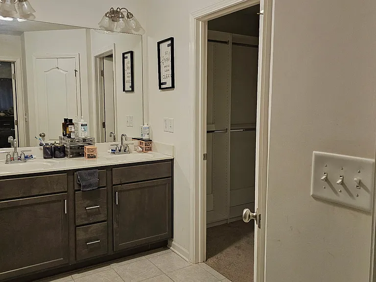 7823 Canterbury Ct — Photo 17