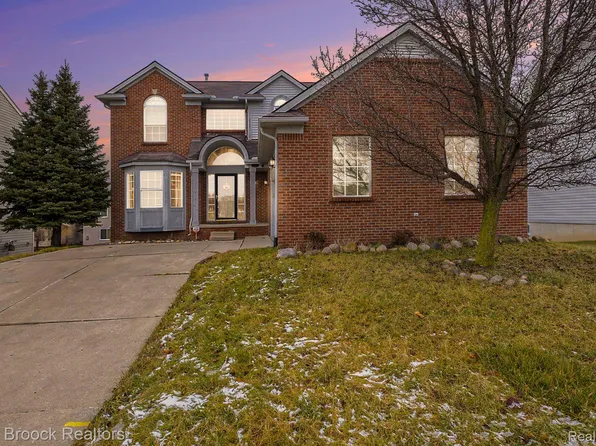 316 Alhambra St, Pontiac, MI 48341