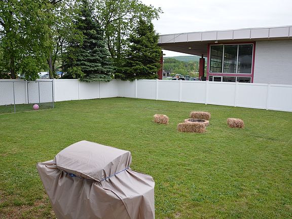 499 E Main St Back Yard