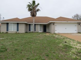 7660 Marthas Way, Navarre, FL 32566