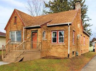 312 E Center St, Mount Morris, IL 61054