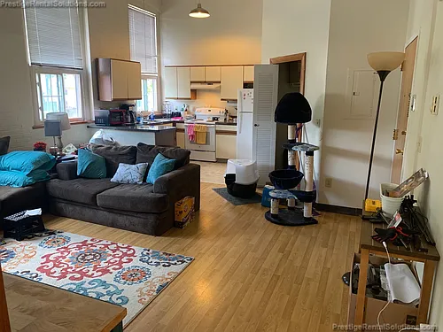 31 Willow St Photo 1