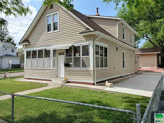 2nd image of 1323 W 3rd St