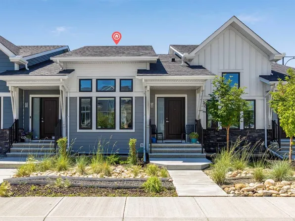 54 NE Iris Cres, Okotoks, AB T1S 5V6