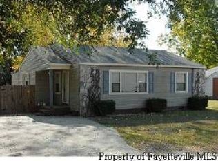 5203 Walnut Dr, Fayetteville, NC 28304