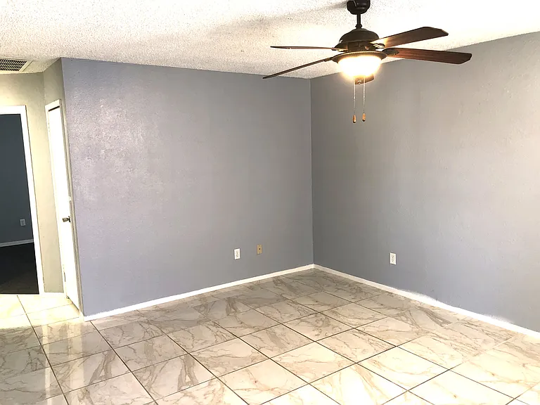 1341 Oahu St #B — Photo 2