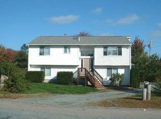 2 Gardenia Ln, Narragansett, RI 02882