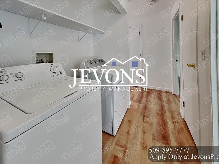 1722 E 56th St #2 — Photo 15
