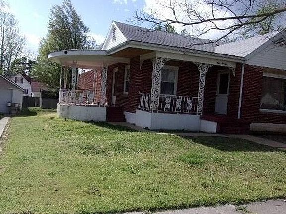 3rd image of 816 8th St