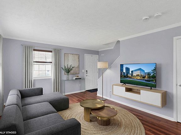 5th image of 3052 Dorris Ave