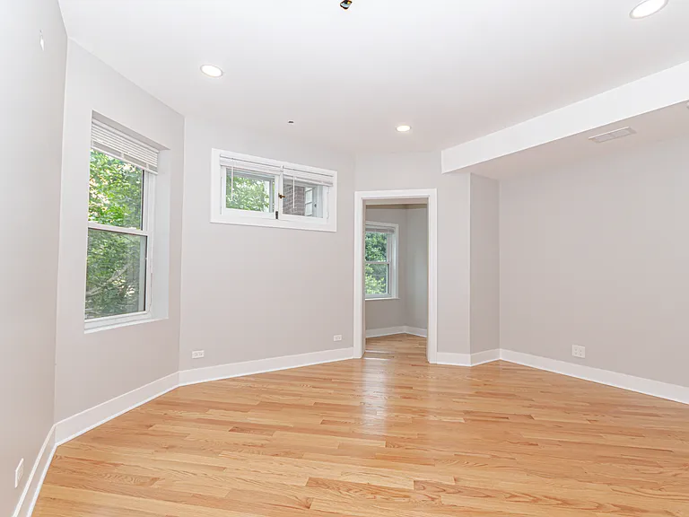 1454 W Fargo Ave #2R — Photo 16