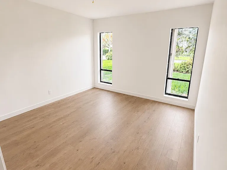 1640 SW 120th Ter — Photo 14
