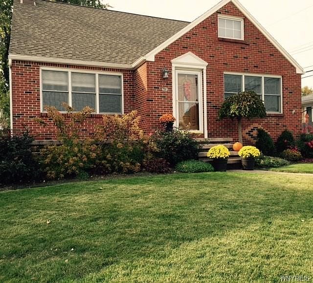 1st image of 15 Wintergreen Pl