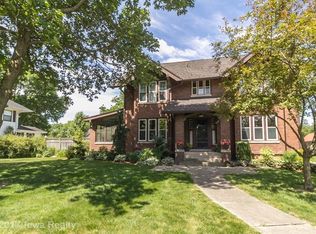 406 42nd St, Des Moines, IA 50312