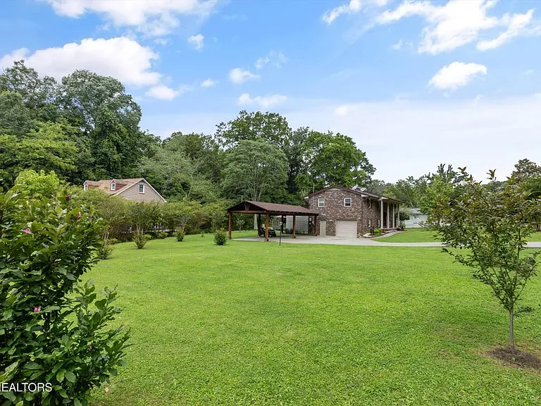 1301 Chert Pit Rd — Photo 36