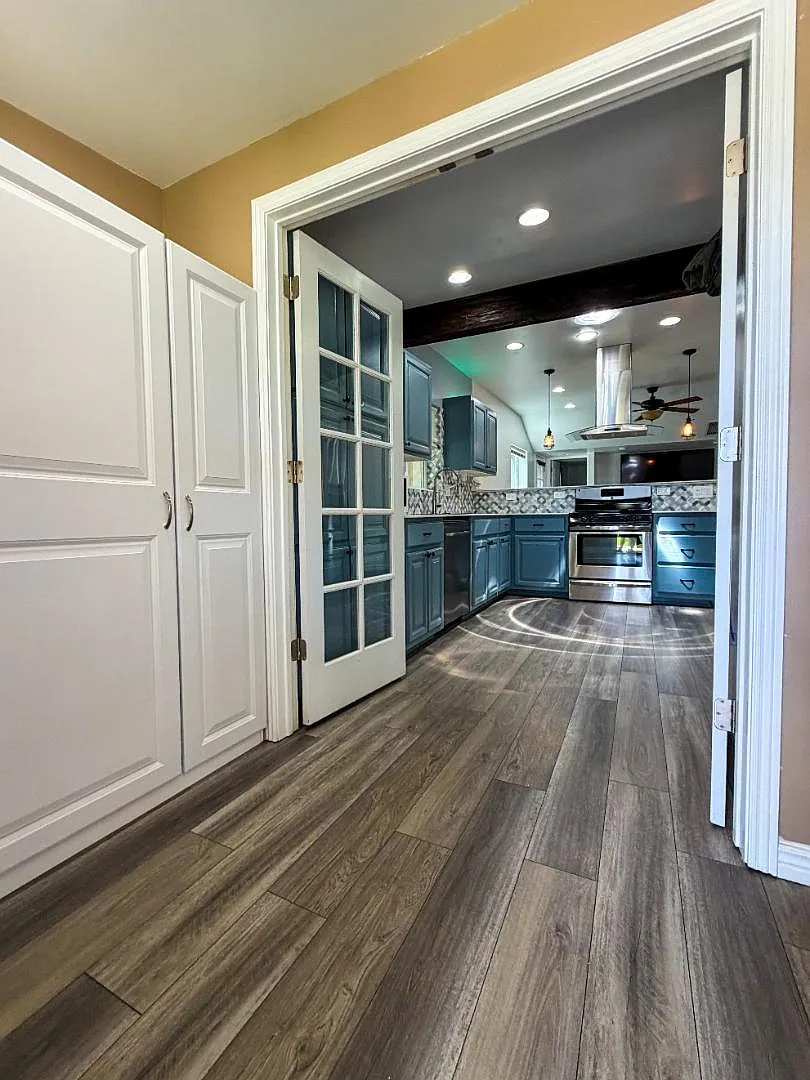 625 S Lone Tree Rd — Photo 4