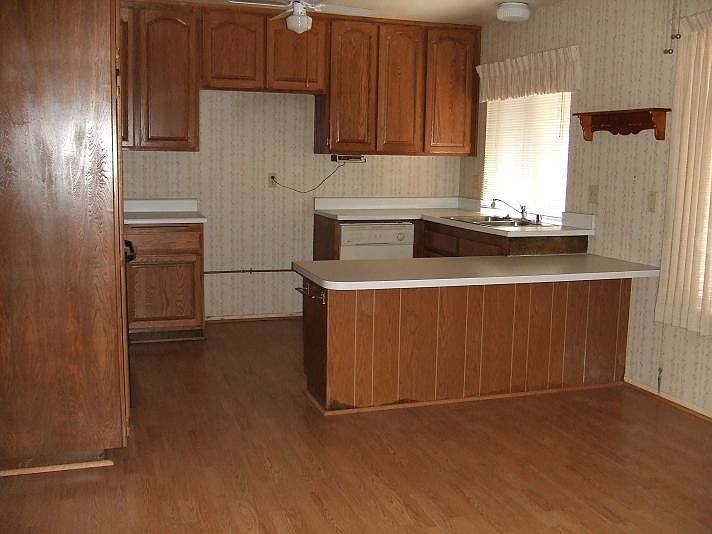 2nd image of 27541 Charlestown Dr