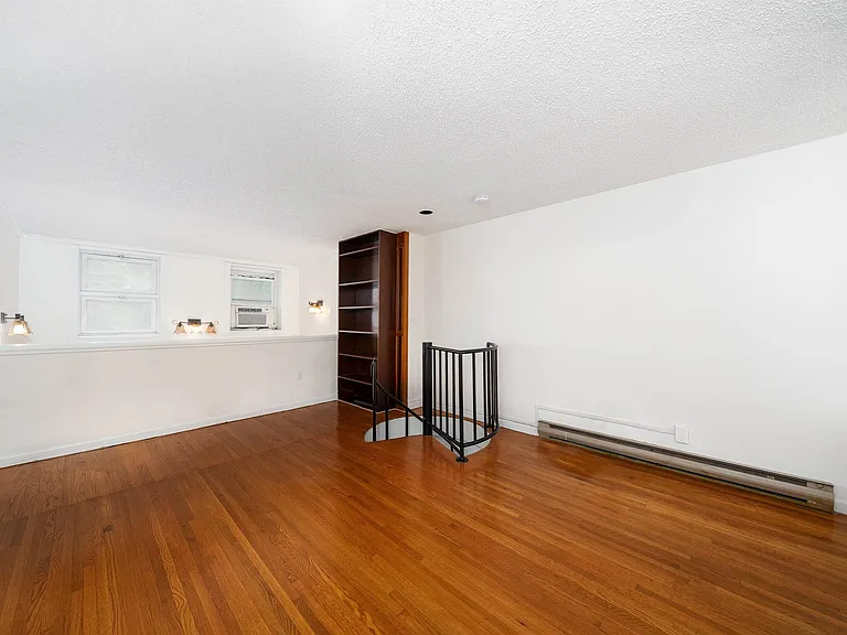 1314 Hudson St #2 — Photo 10