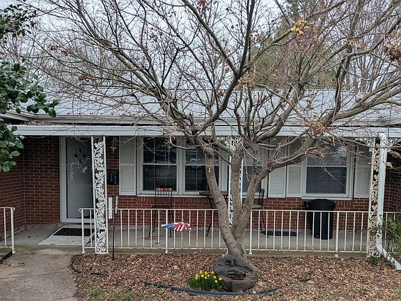 3rd image of 111 N Porter Dr