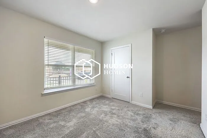 422 Rose Ave — Photo 9
