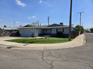 200 Sequoia Dr, Exeter, CA 93221