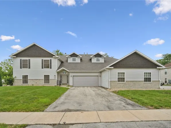 4555 Westchester Dr NE Unit B, Cedar Rapids, IA 52402