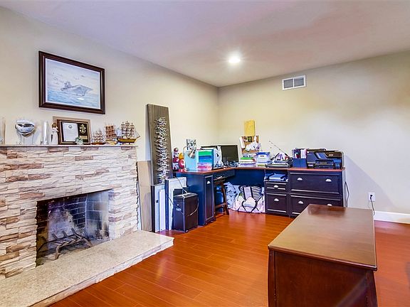 5th image of 869 Blackwood Dr
