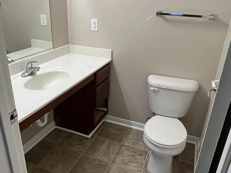 Crossland Place Apartments — Photo 4